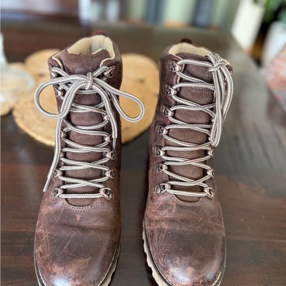 Kodiak Women’s Dark Brown Leather Boots - Picture 4 of 9